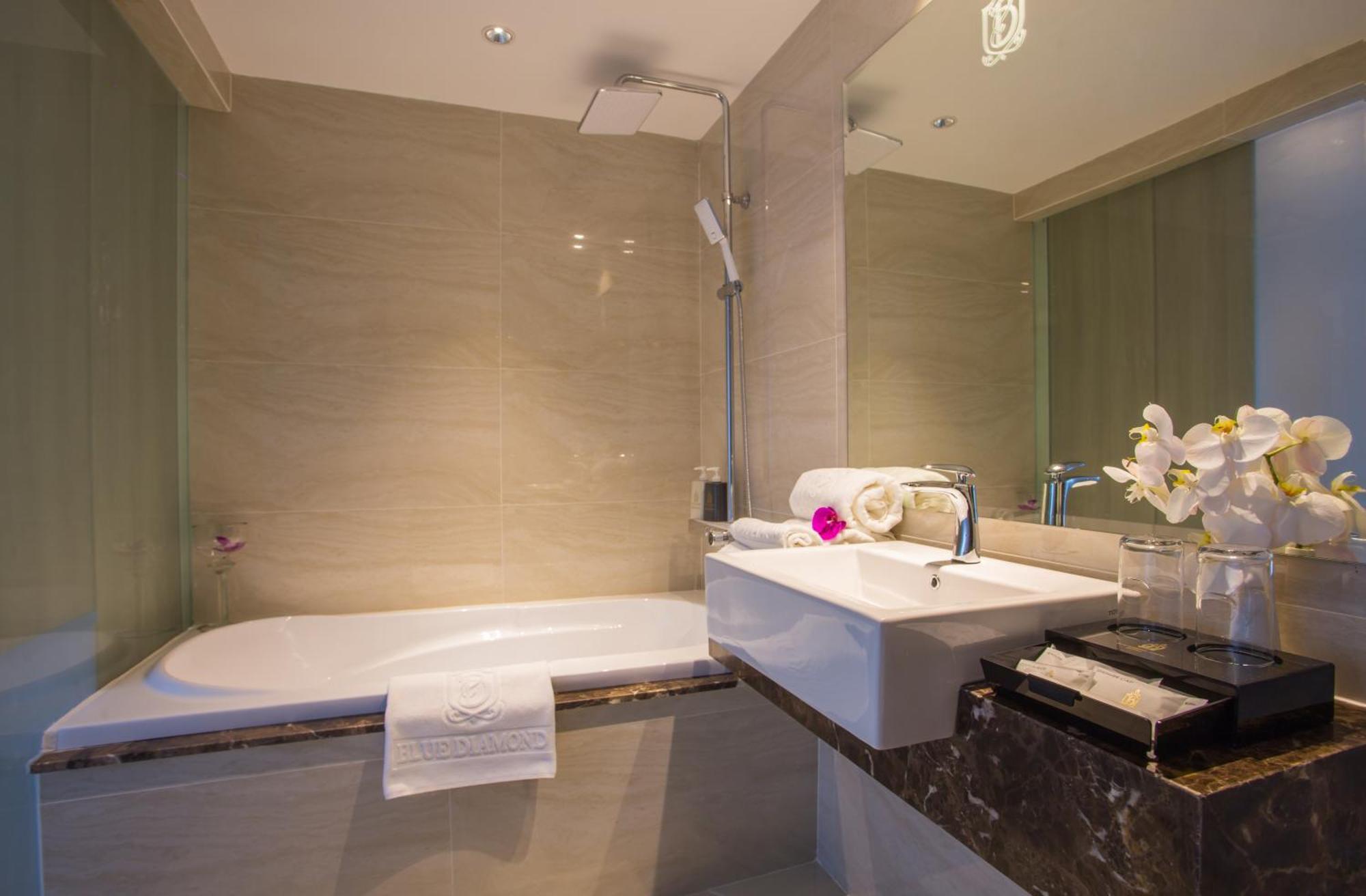 Nicecy Suite Hotel & Spa Ho Chi Minh-stad Buitenkant foto