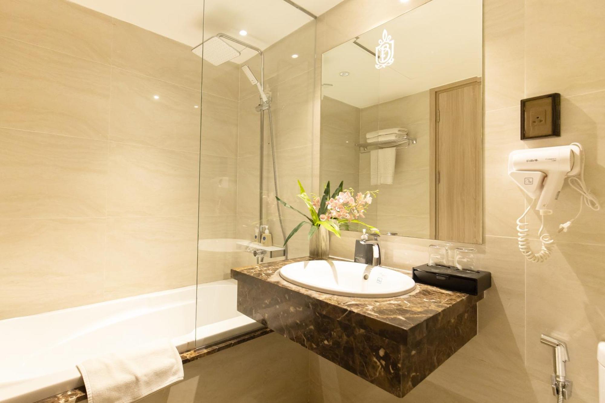 Nicecy Suite Hotel & Spa Ho Chi Minh-stad Buitenkant foto